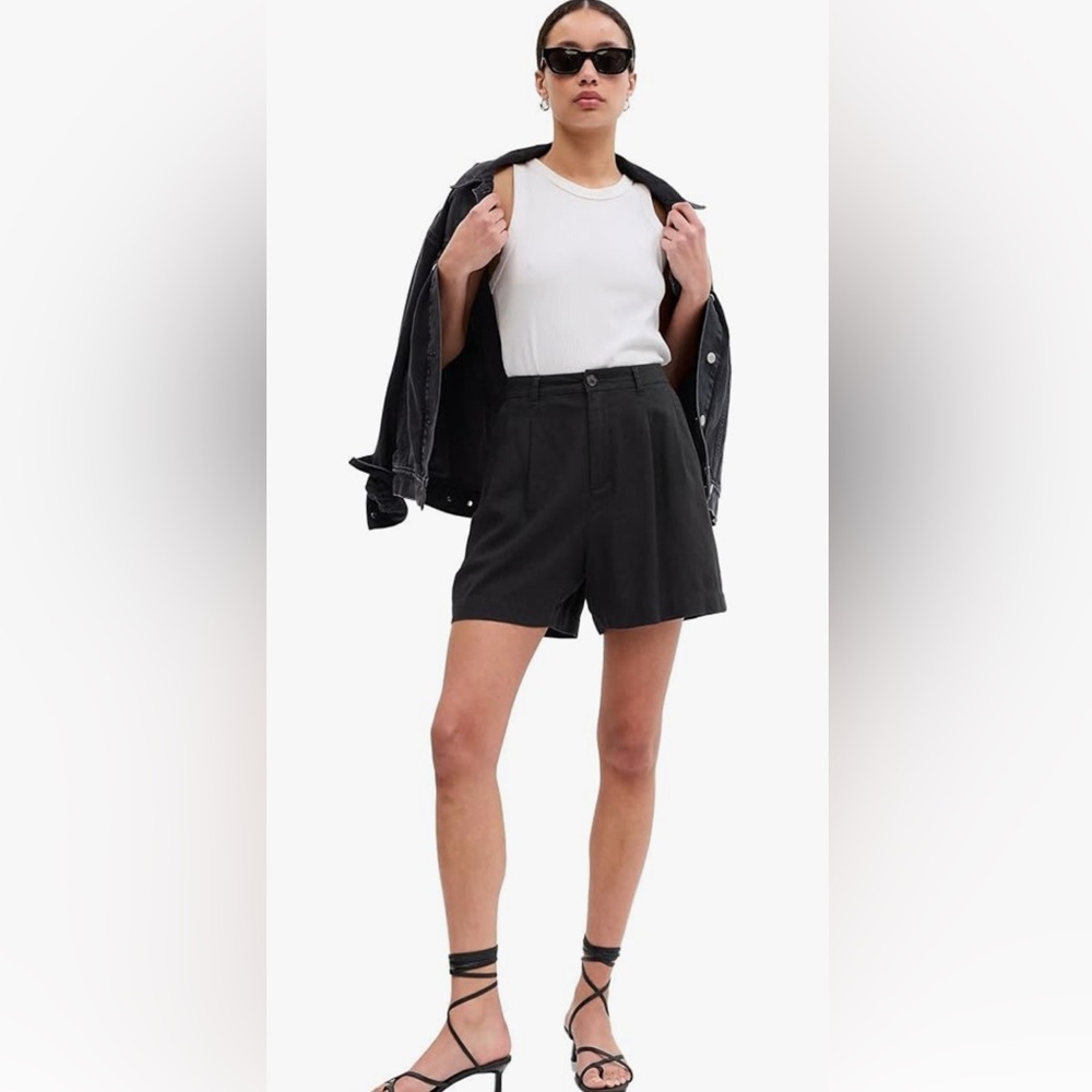Gap Classic Black Pleated Linen Shorts 14